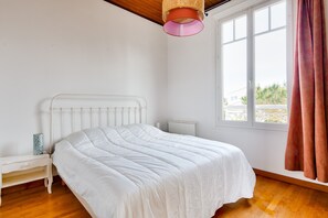 1 bedroom, iron/ironing board, free WiFi