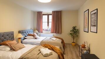 2 Schlafzimmer, Schreibtisch, Bügeleisen/Bügelbrett, WLAN