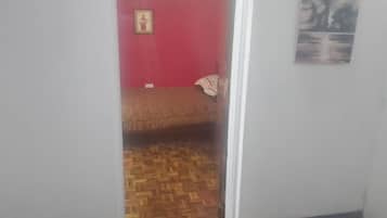 1 bedroom, desk, iron/ironing board, WiFi
