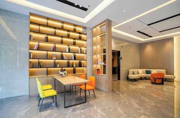 Lobby sitting area - yi xuan hotel - bus station (Yangjiang)