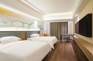 Comfort Twin Room | Blackout curtains, soundproofing, free WiFi - yi xuan hotel - bus station (Yangjiang)