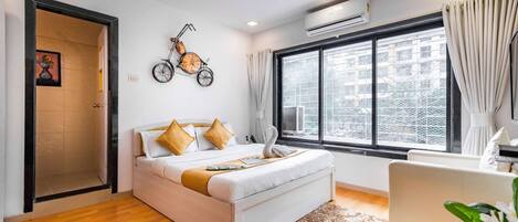 5 bedrooms, bed sheets