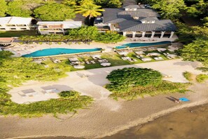 Exterior - Elegant Two-Bedroom Condo with Oversized Terrace, Resort Pools & Beach Club Access (Playas del Coco)