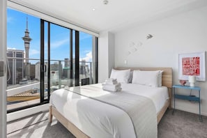 2 bedrooms, desk, iron/ironing board, WiFi