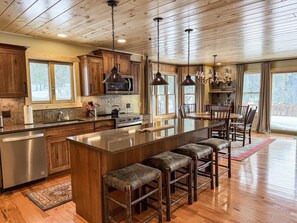 Private kitchen - Luxury Waterfront Townhome O6 - 4th Lake Inlet, NY (Inlet)