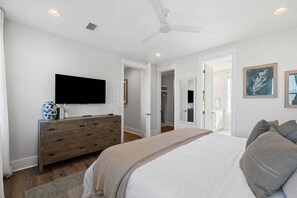 5 bedrooms, desk, iron/ironing board, free WiFi