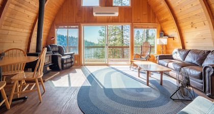 Lakeside Loft – A Cozy Hayden Lake Cabin with Dock