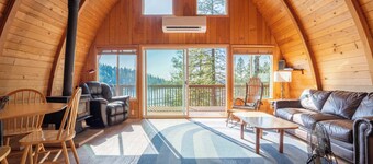 Lakeside Loft – A Cozy Hayden Lake Cabin with Dock