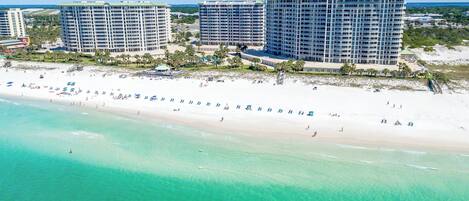Beach nearby, sun loungers, beach towels