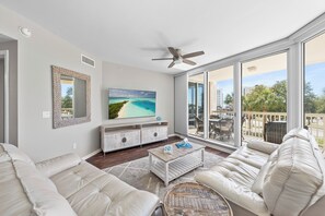 Smart TV, DVD player