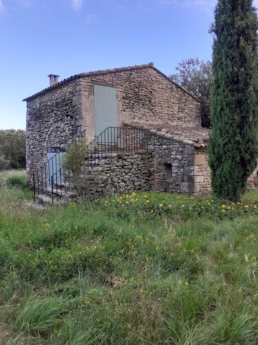 Old converted barn - Gîte at the foot of the Luberon - Provence - in Buoux