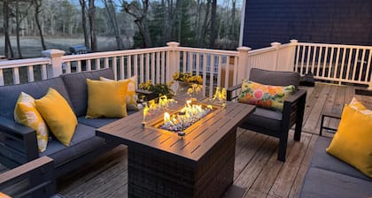 Breathtaking Riverfront Hideaway in Wareham