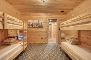 5 habitaciones, escritorio, tabla de planchar con plancha y wifi gratis 