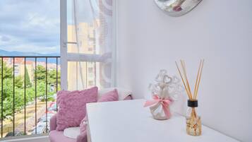 3 bedrooms, premium bedding, individually decorated