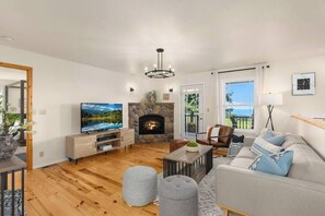 TV, fireplace, offices