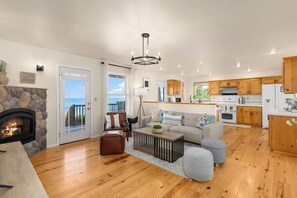 TV, fireplace, offices - Puget Sound Sunset - Whidbey Ocean Front home with C (Oak Harbor)