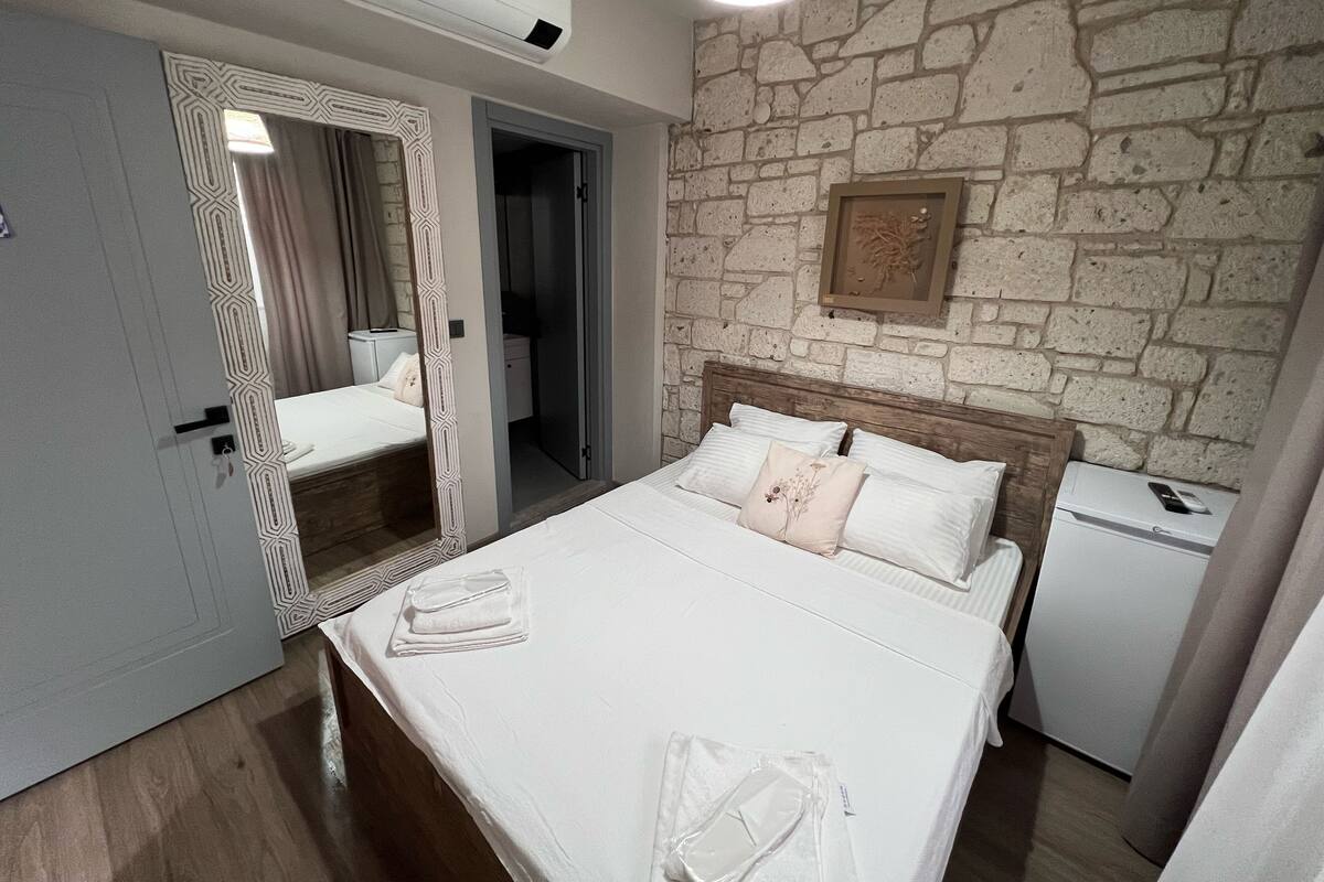 Dobbeltrom, 1 queensize-seng, privat bad | Wi-fi (inkludert)