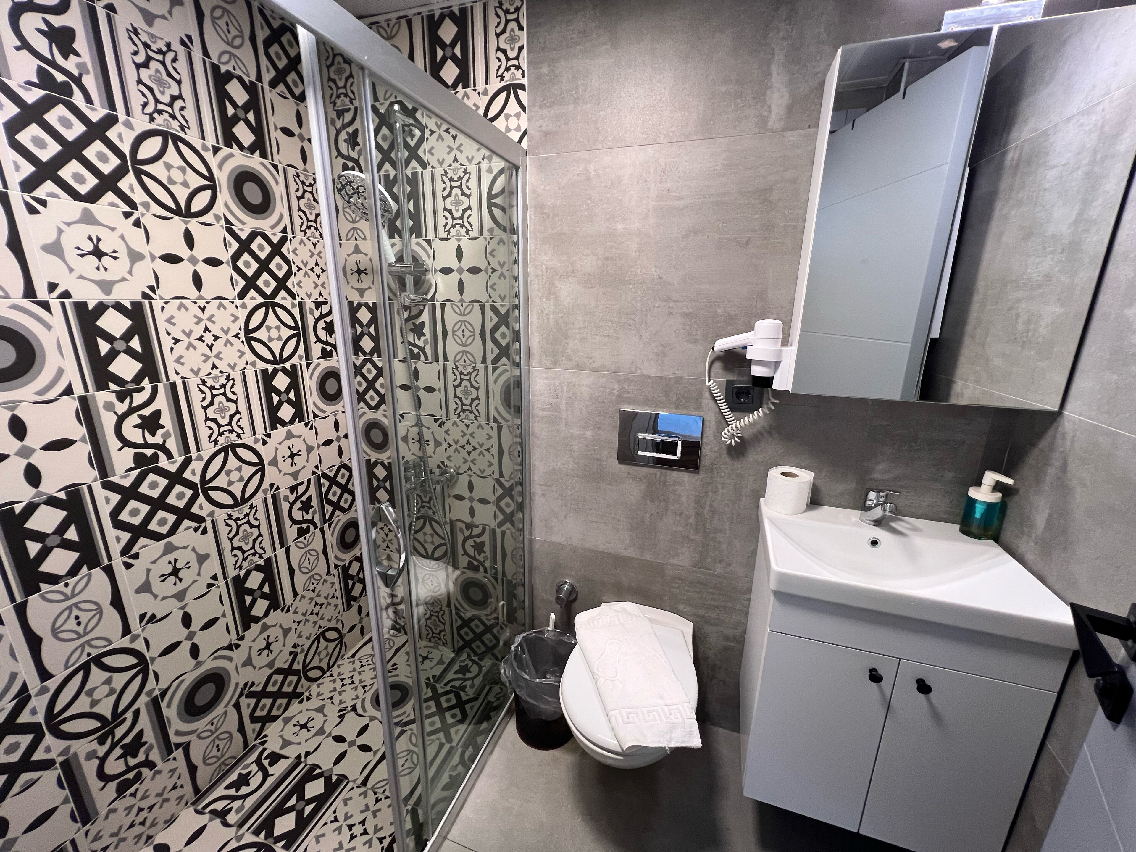 Double Room, 1 Queen Bed, Private Bathroom | Bathroom | Separate tub and shower, hair dryer, towels, soap