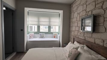 Triple Room, Private Bathroom, Courtyard View | Free WiFi