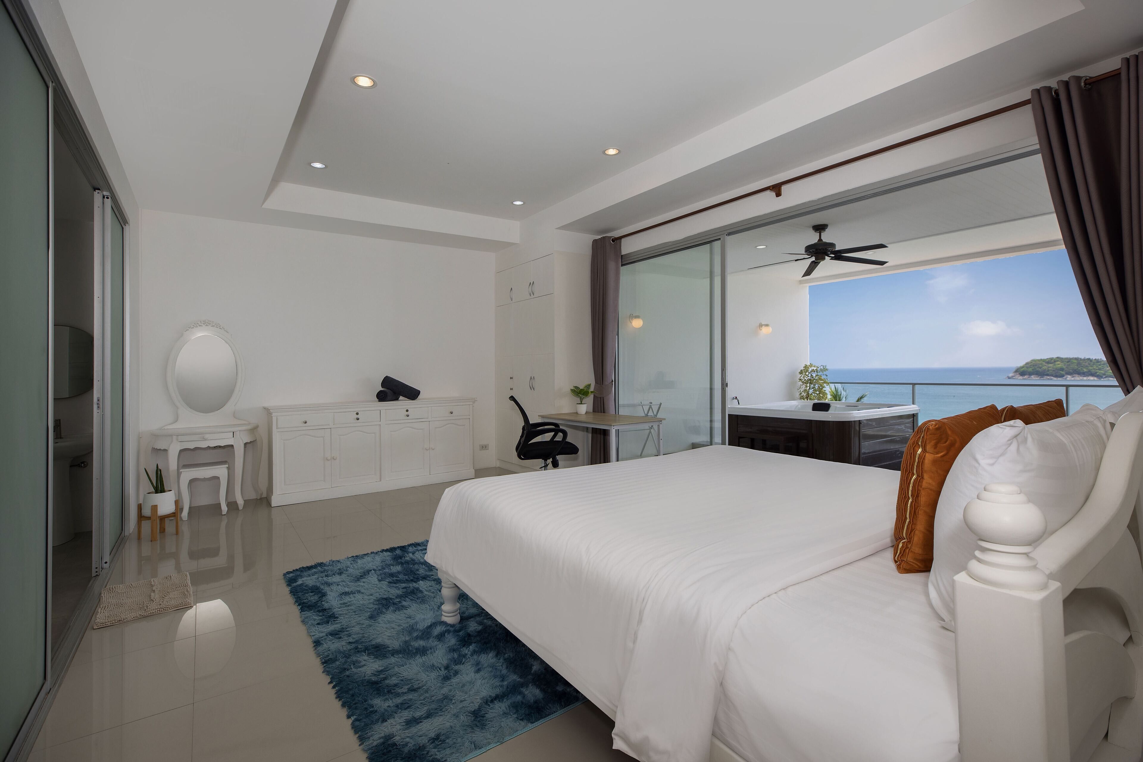 ดีไซน์อพาร์ทเมนท์, 3 ห้องนอน, วิวทะเล | 3 ห้องนอน, Wi-Fi ฟรี