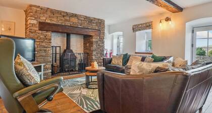 Private Getaway • Hot Tub • Rural Charm