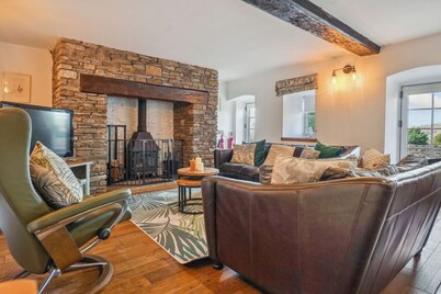 Private Getaway • Hot Tub • Rural Charm