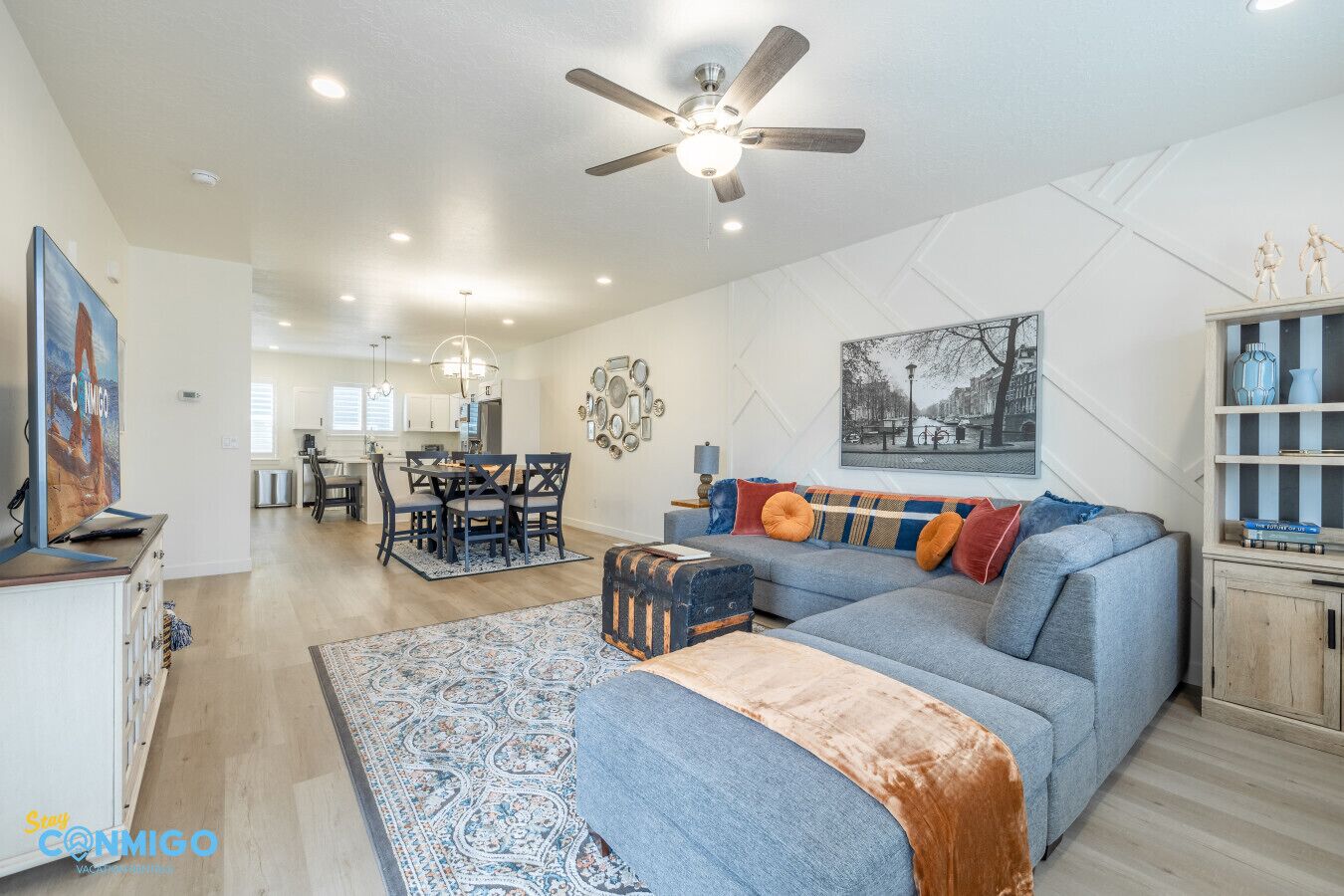 Televisión y oficina 