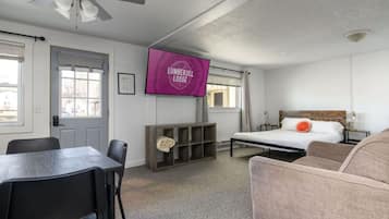 2 間睡房、書桌、Wi-Fi、床單