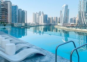1 bedroom, Internet - Homesgetaway - Cozy 1BR in Binghatti Canal Business bay (Dubai)