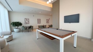 Apartment - Luxury 3BR Plus Storage in Forte Downtown (Dubai)