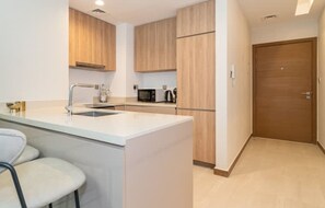 1 bedroom - Designer 1BR Missoni Apt Newly Built and Fully Equipped (Dubai)