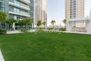 Apartment | 2 bedrooms - Homesgetaway-luxury 2Br Apartment in Beach Vista Tower 2 With Beach Access (Dubai)