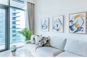 2 bedrooms - Homesgetaway-luxury 2Br Apartment in Beach Vista Tower 2 With Beach Access (Dubai)