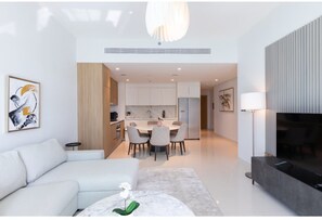 Apartment | 2 bedrooms - Homesgetaway-luxury 2Br Apartment in Beach Vista Tower 2 With Beach Access (Dubai)