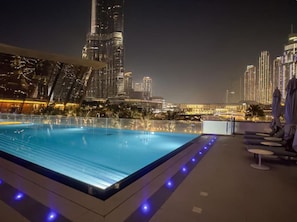 Room - 1 BR Apt in Grande Downtown Min From Dubai Mall (Dubai)