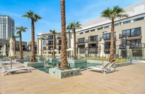 House - Modern Living in Oakley Square Fully Furnished 1BR (Dubai)