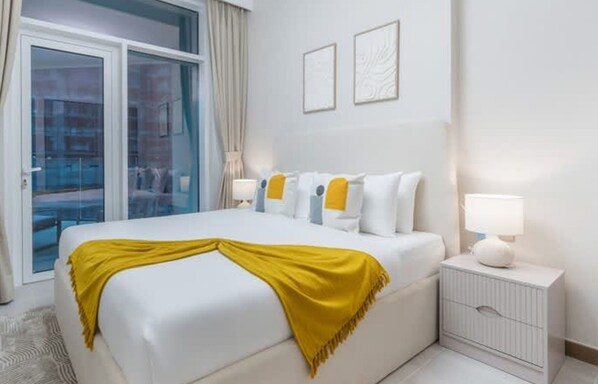 Room - 1BR in Missoni Tower 5 Mins to Burj Dubai Mall (Dubai)