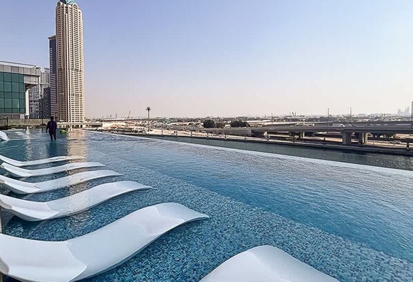 1 bedroom - Sophisticated Studio Escape Missoni Luxury Design (Dubai)