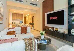 Apartment | 2 bedrooms, Internet - 2-br Missoni Luxury With Stunning Lake View (Dubai)