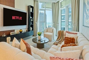 Apartment | 2 bedrooms, Internet - 2-br Missoni Luxury With Stunning Lake View (Dubai)