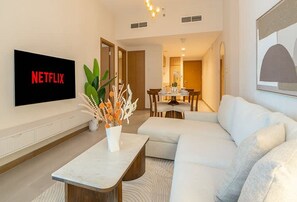 Apartment | 1 bedroom - Stylish Missoni 1BR Luxury Stay Ideal for 5 Guests (Dubai)