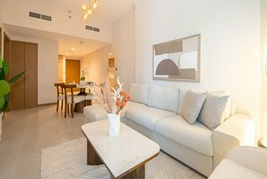 Apartment | 1 bedroom - Stylish Missoni 1BR Luxury Stay Ideal for 5 Guests (Dubai)