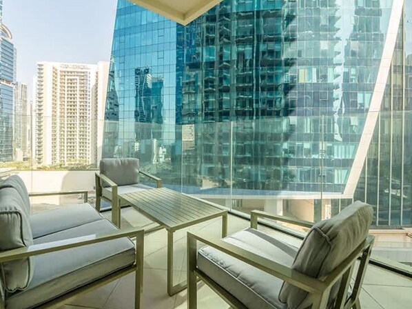 Apartment | 1 bedroom - Stylish Missoni 1BR Luxury Stay Ideal for 5 Guests (Dubai)