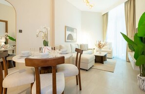 1 bedroom - Stylish Missoni 1BR Luxury Stay Ideal for 5 Guests (Dubai)