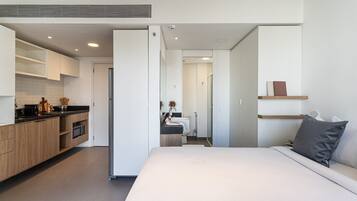 Desk, iron/ironing board, free WiFi, bed sheets