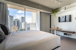 Free WiFi, bed sheets - Onze22 by Viva - Estúdios Modernos a 400m do Metrô Vila Madalena com Piscina no Rooftop (São Paulo)