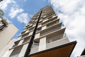 Exterior - Onze22 by Viva - Estúdios Modernos a 400m do Metrô Vila Madalena com Piscina no Rooftop (São Paulo)