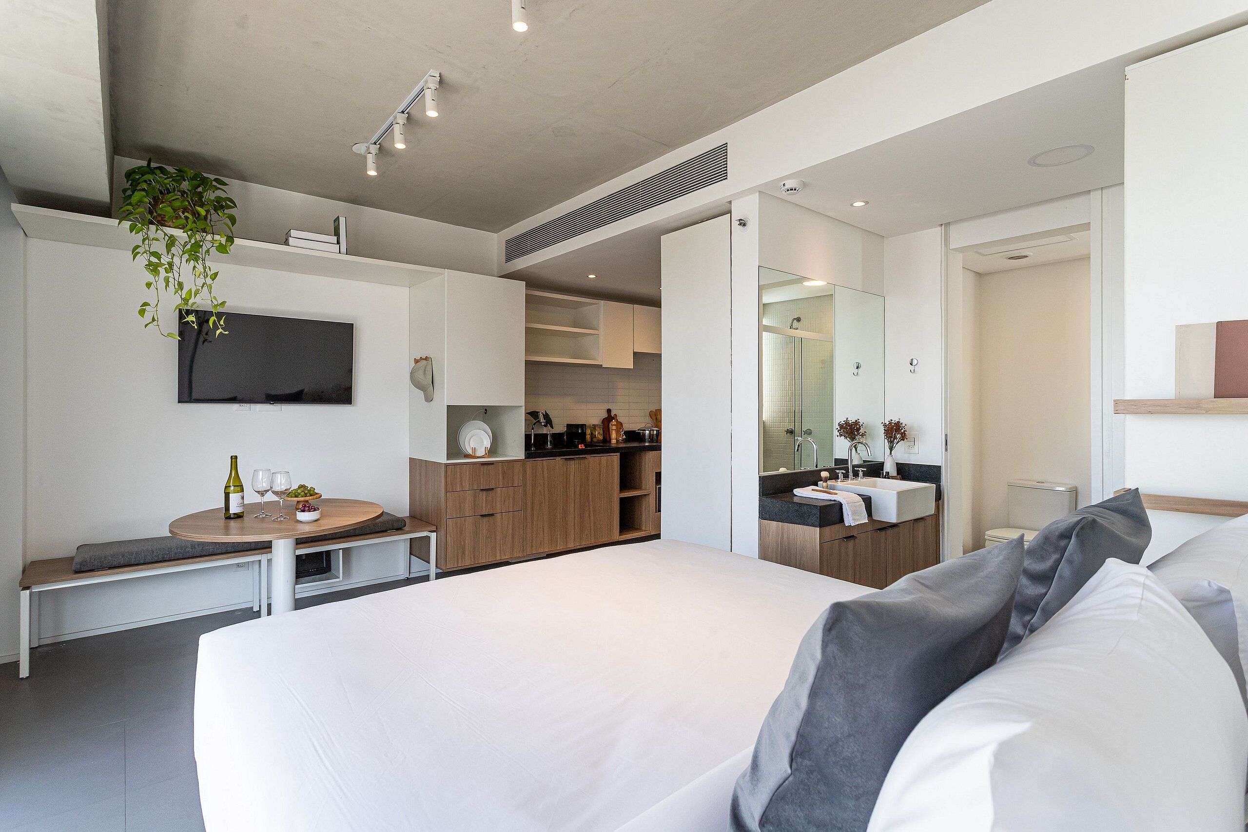 Desk, iron/ironing board, free WiFi, bed sheets