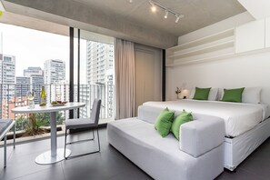 Classic Studio | Desk, iron/ironing board, free WiFi, bed sheets - Onze22 by Viva - Residencial moderno e funcional na Vila Madalena (São Paulo)