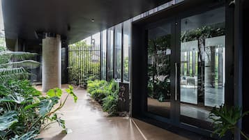 Elite Studio | Exterior